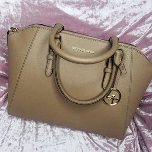 Michael Kors Discontinued Beige Bag. New with Tags.